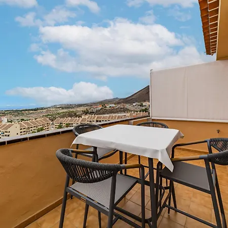 Sunny Heights Apartman Arona