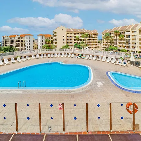 Sunny Heights ארונה